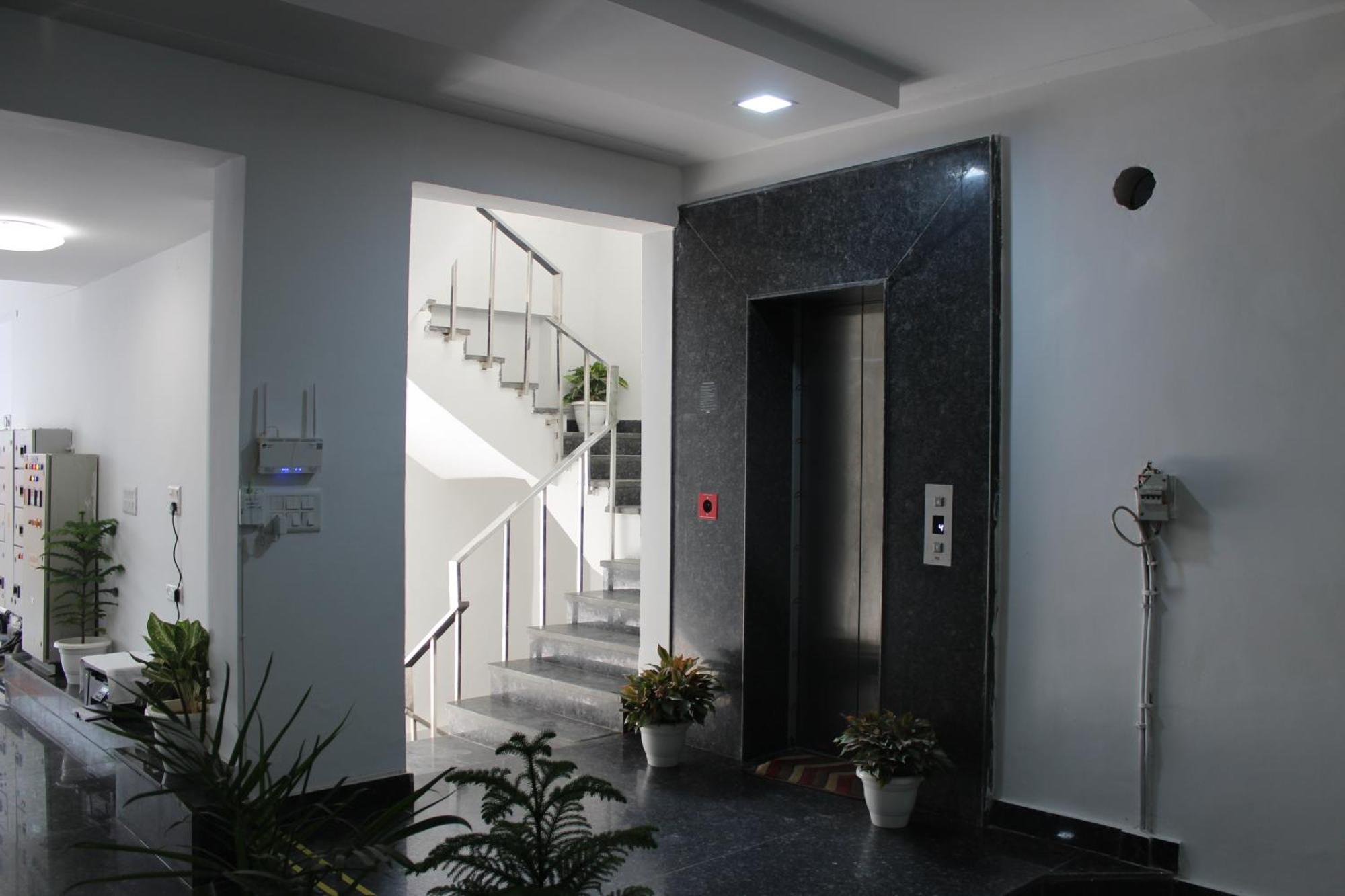 Aura Luxury Studio I Couple Friendly I Near Golf Course Road, Sector 57, Gurgaon Eksteriør bilde