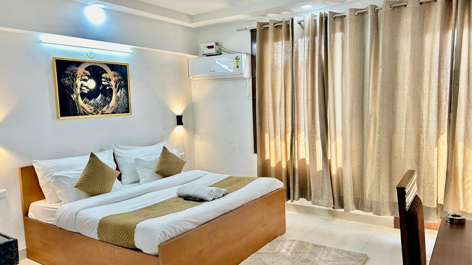 Aura Luxury Studio I Couple Friendly I Near Golf Course Road, Sector 57, Gurgaon Eksteriør bilde