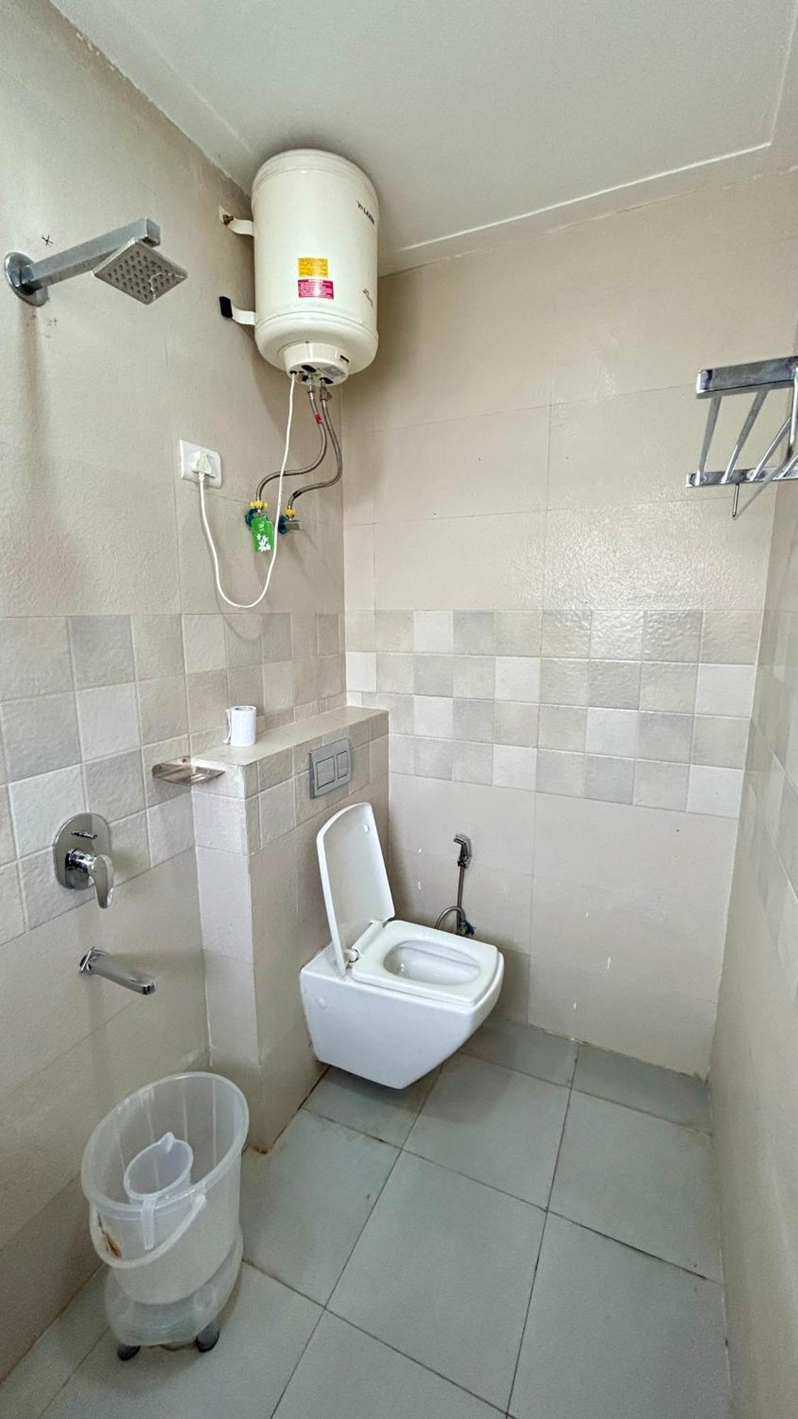 Aura Luxury Studio I Couple Friendly I Near Golf Course Road, Sector 57, Gurgaon Eksteriør bilde