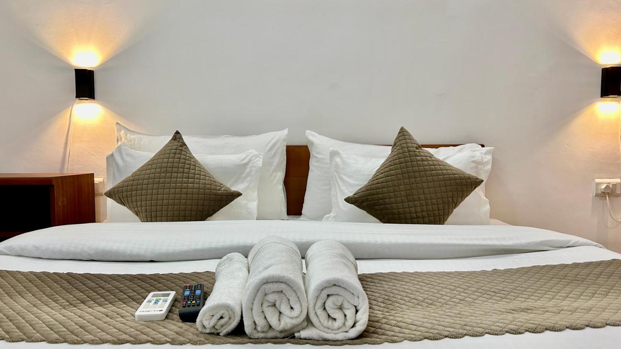 Aura Luxury Studio I Couple Friendly I Near Golf Course Road, Sector 57, Gurgaon Eksteriør bilde